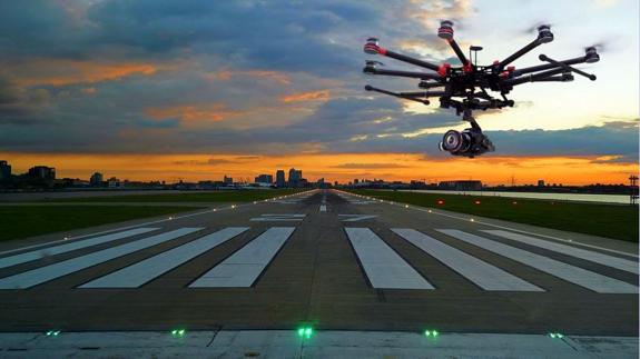 Uno de los drones de Canard en una pista de despegue.