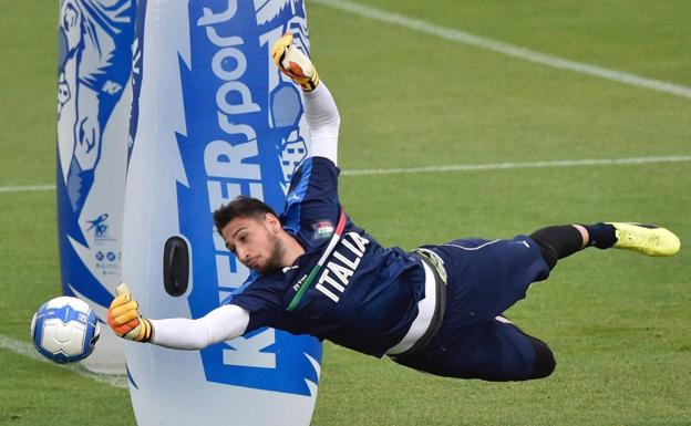 Gianluigi Donnarumma, portero del Milan, con la selección de Italia sub'21. 