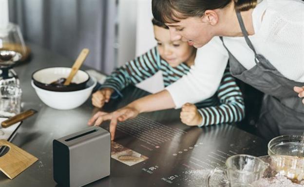 Convierte cualquier superficie plana en interactiva.