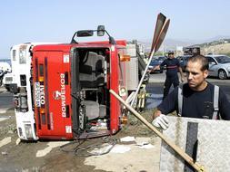 Coche   de bomberos siniestrado.EFE