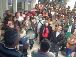 Asamblea en la sucursal bancaria. RAMÓN L. PÉREZ