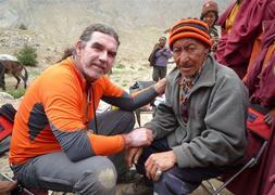 Ángel Gutiérrez, profesor de la Universidad de Granada, acompañó a Jesús Calleja y sus 'novatos' al 'Desafío en Himalaya'
