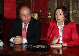 Torres Hurtado y Rosa Aguilar, en una reunión anterior en Granada. /G. M.