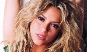 Shakira presenta su primer perfume a ritmo de Waka Waka
