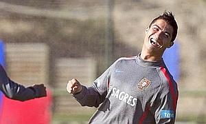Ronaldo, entrenando con Portugal. / EFE