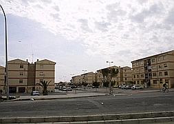 La Junta echa a 50 'okupas' de sus viviendas sociales en Almería