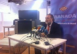 El presidente de la Autoridad Portuaria, Ángel Díaz Sol en la rueda de prensa.: JAVIER MARTÍN