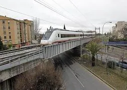 Puente que atraviesa la Avenida de Andalucía :: RAMÓN L. PÉREZ