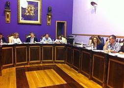 Luz verde a la modificación de las retribuciones de Policía Local y Bomberos con la mayoría absoluta del PP