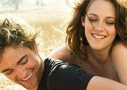 Robert Pattinson desea volver con Kristen Stewart pero en la ficción