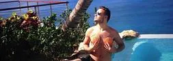 One Direction, Lyam Payne desnudo como una sirena seduce a Lady Gaga