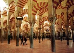 La controvertida titularidad de la Mezquita Catedral de Córdoba