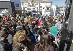 Gente de todas las edades y con físicos muy diversos se presentó a la selección, para la que no se ha establecido un perfil. :: ALFREDO AGUILAR