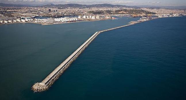 Terrible: Muere un joven de 15 años al caer por la borda de un ferry en Barcelona brutal