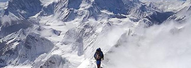 Inesperado Alud en el Everest deja al menos 12 guías muertos, terrible