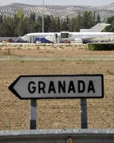 El aeropuerto de Granada ha sido destino de ida y vuelta. / GONZÁLEZ MOLERO