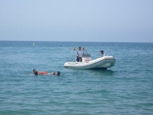 Protección Civil realiza un simulacro y rescata a la 'víctima' en dos minutos