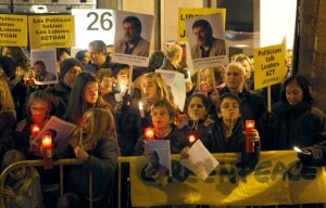 Una concentración en Madrid para pedir la liberación de los detenidos en diciembre durante la Cumbre del Cambio Climático de Copenhague, que se produjo ayer. ::
EFE