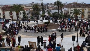 Soldados y colonos toman las calles de La Carolina