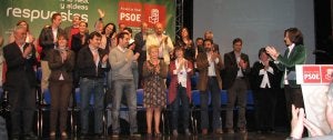 Presentación ayer de la candidatura socialista a las elecciones de mayo de 2011 en el teatro Martínez Montañés. :: S. C.