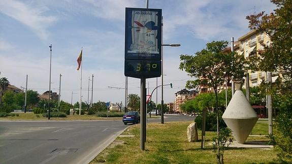 Los termómetros de la capital marcaron ayer por la tarde 37 grados en Jaén. 