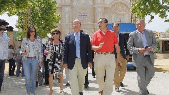 Juan Antonio Mérida, alcalde en funciones, ha visitado el recinto ferial 