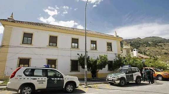 El cuartel de la Guardia Civil de Vélez de Benaudalla, donde trabajaba uno de los acusados. 