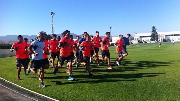 El Granada CF arranca el entrenamiento, este miércoles. G. MOLERO