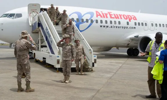 Llegada a Malí de un contingente militar español. 