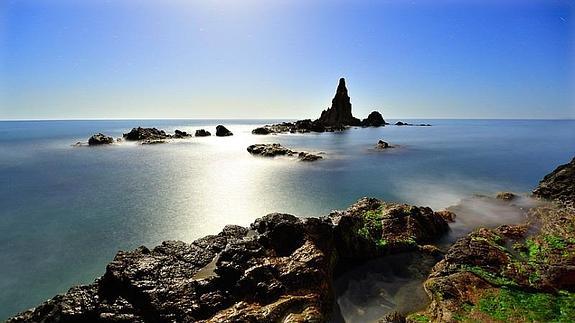 Cabo de Gata recibe la placa de honor por ser una de las 7 maravillas nacionales