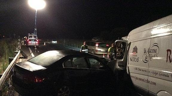 Dos fallecidos tras un choque frontal en la A-92, uno de ellos conducía en sentido contrario