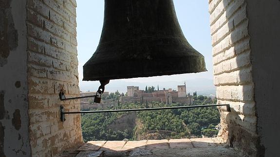 Vistas de la Alhambra desde el campanario. 