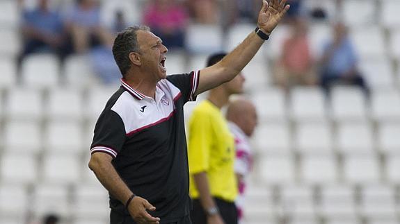 El nuevo Granada de Caparrós espera salvarse sin apuros y sueña con algo más