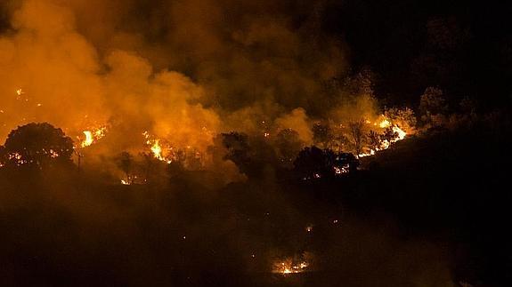Un incendio alerta de madrugada a Castillo de Locubín
