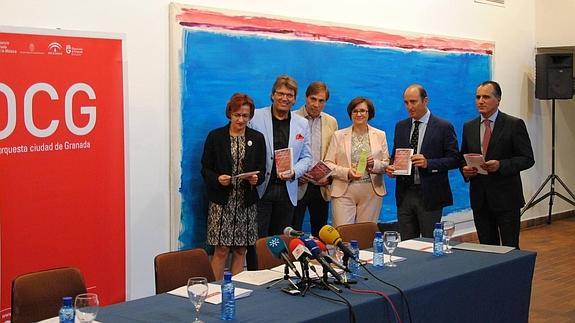 Las autoridades junto a la gerente de la OCG, Alicia Pire, en el centro. 