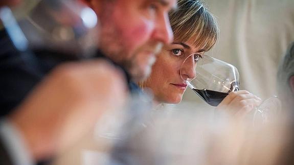 La cata del vino, todo un arte que los expertos acercarán a los asistentes a Granada Gourmet 2014.