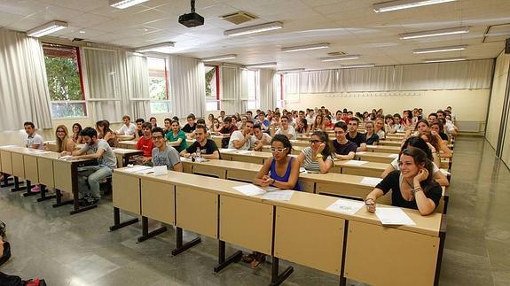 Prueba de selectividad en la UGR el pasado mes de junio. 