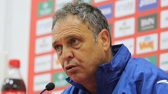 El entrenador del Granada CF, Joaquín Caparrós
