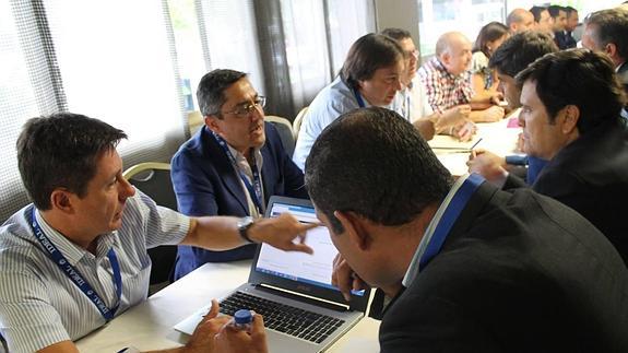 Un instante del evento 'networking' organizado por IDEAL en Jaén.