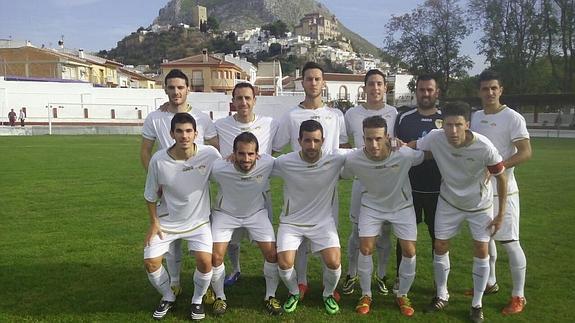 El conjunto de Martos antes del partido.