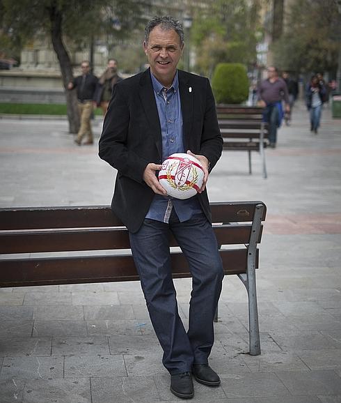 Joaquín Caparrós aprovechó el paréntesis liguero para valorar la situación del Granada en un encuentro con IDEAL. 