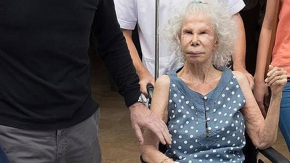 La Duquesa de Alba, estable y fuera de peligro