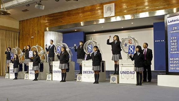 Sorteo Lotería El Niño 2015: 'El Niño' reparte un segundo premio en Huelva y Vícar, y un tercero en Chiclana