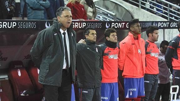 Caparrós cambió su sistema y jugó con trivote