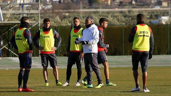 Aguado dirige el entrenamiento durante la tarde de este viernes 