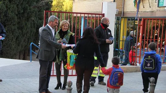 La campaña 'No le des la espalda al problema' vuelve a los colegios