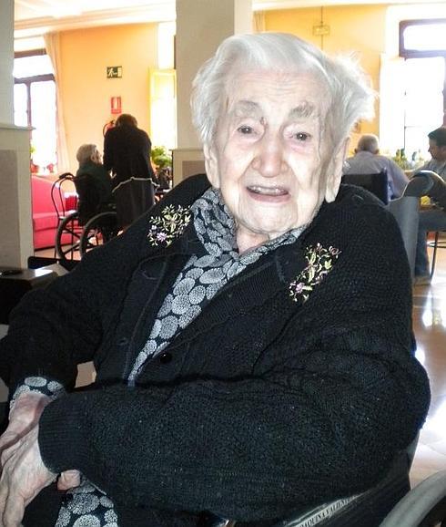 La abuela Joaquina, rodeada de cariño en su 108 cumpleaños 