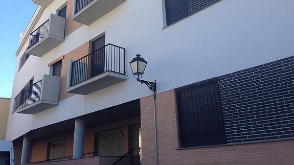 Órgiva acusa a Diputación de mantener cerradas 14 viviendas sociales al "imponer" alquileres "inasequibles"