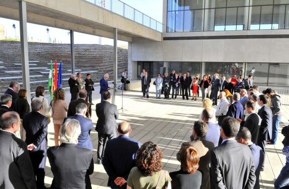 Momento de las intervenciones en el acto de inauguración de las instalaciones universitarias.