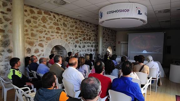 Charla explicativa de las imágenes obtenidas por el telescopio.